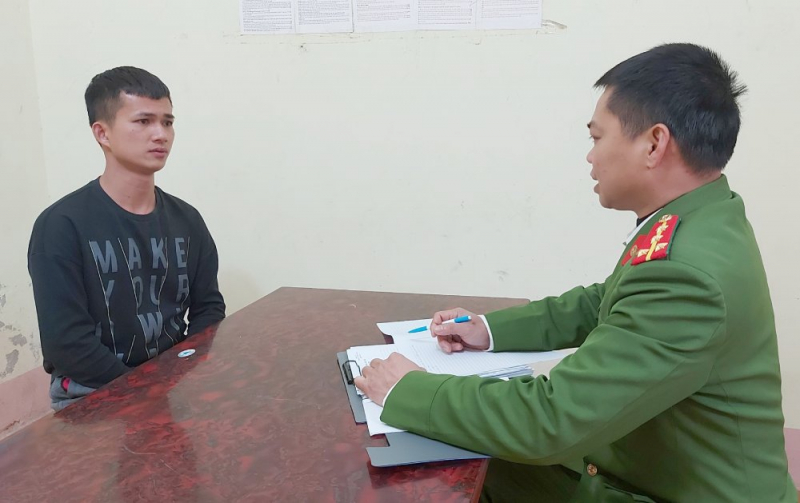 tin tuc an ninh hinh su 25 2 2024 bat doi tuong dung gach tan cong cuop tai san cua co gai tre2
