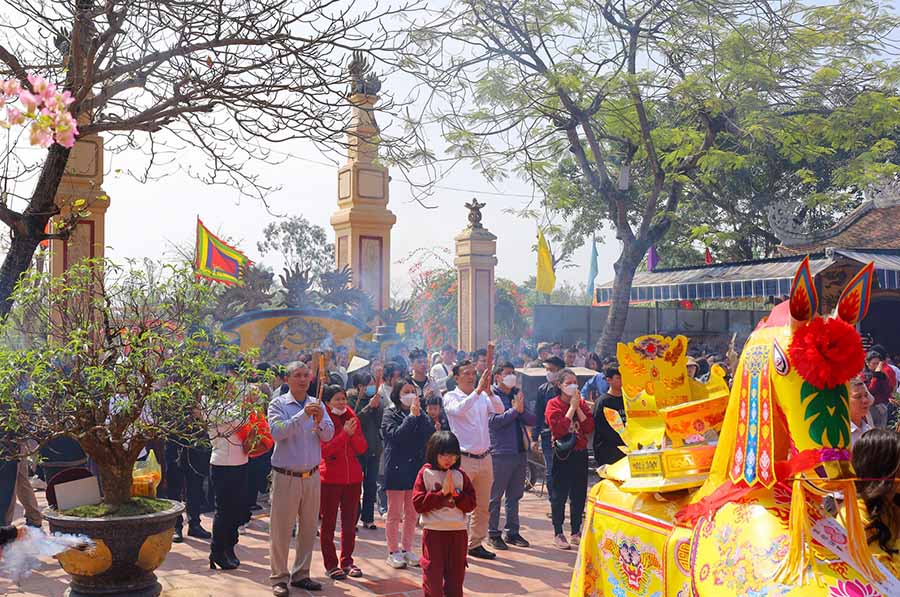 vu nghi can bo quan ly den hoang muoi rut ruot tien cong duc cong an vao cuoc dieu tra0