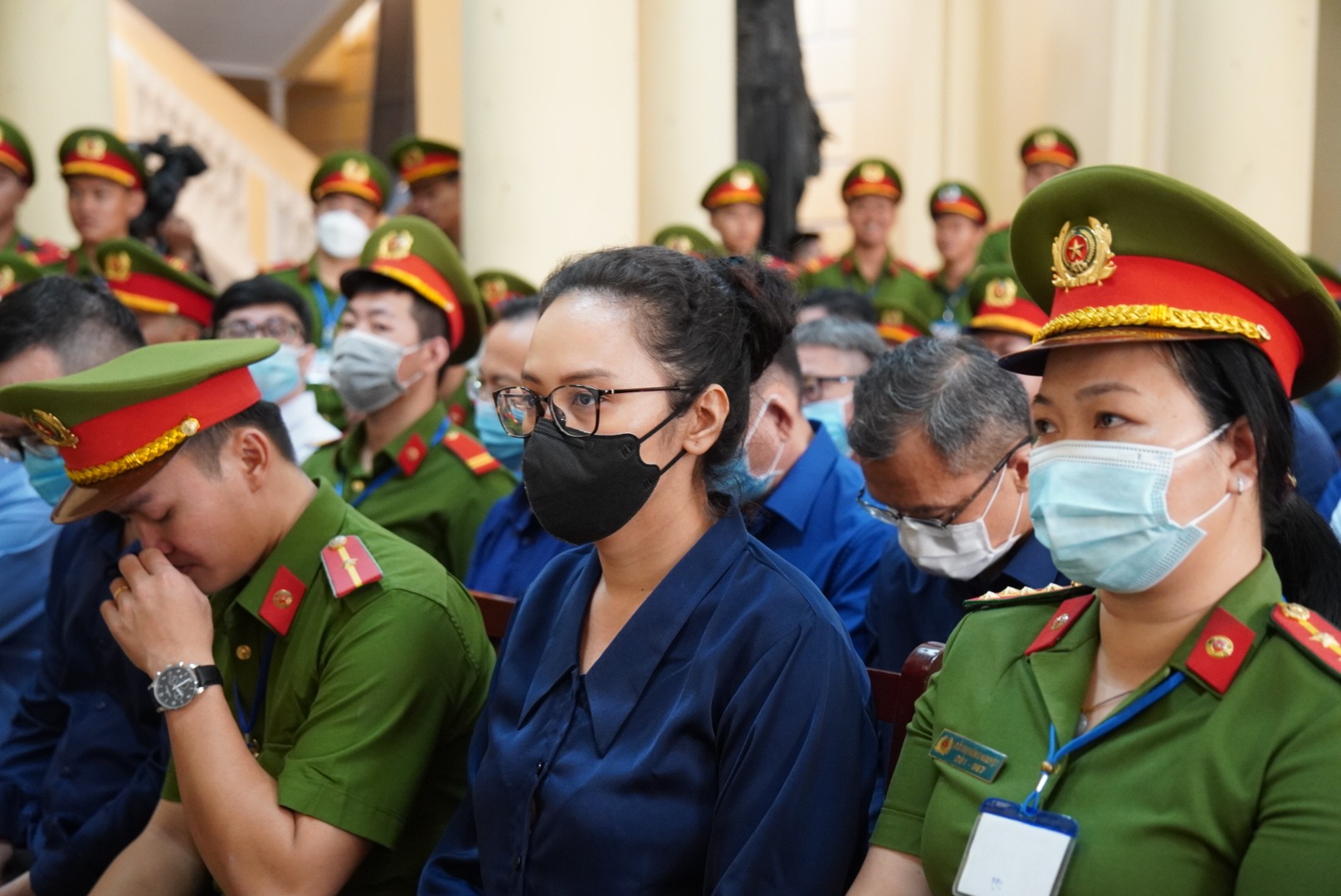 vu an van thinh phat loi khai dau tien cua bi cao truong hue van truoc toa2