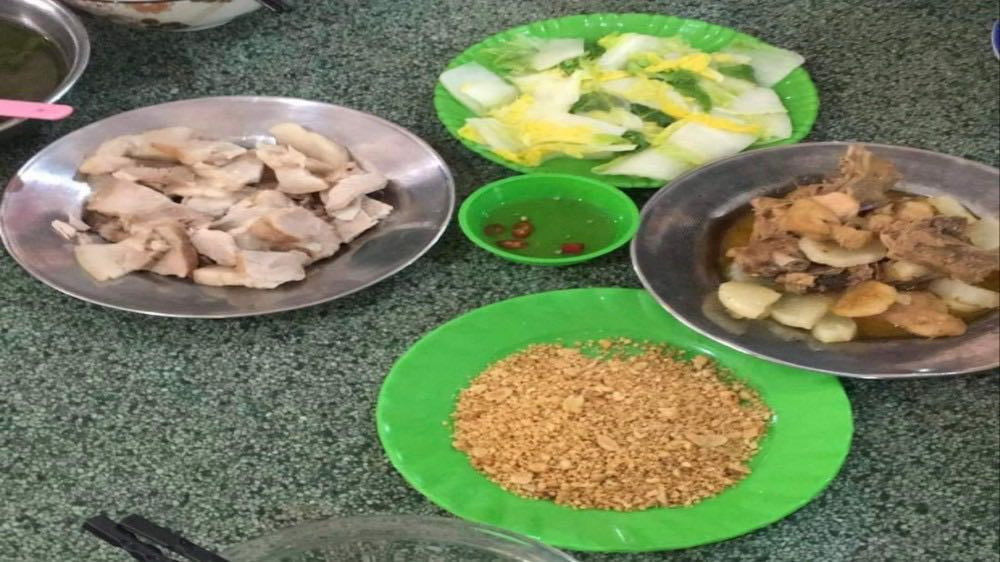vu bua com khong du no cua sinh vien hoc quoc phong nhieu sinh vien len tieng xin loi