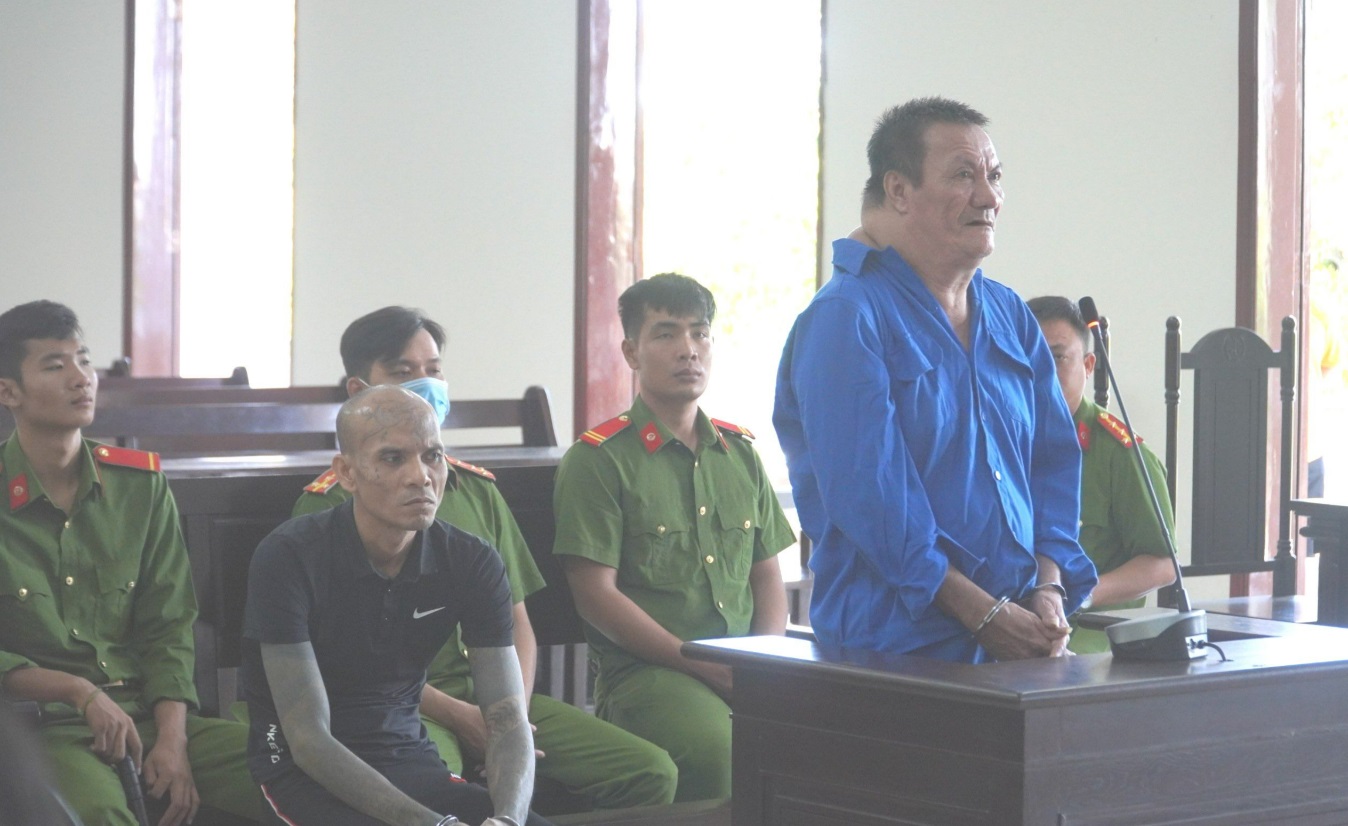 nhan tam ru ban nhau hiep dam vo ho ga dan ong xam hinh linh an chung than2 nhan tam ru ban nhau hiep dam vo ho ga dan ong xam hinh linh an chung than2
