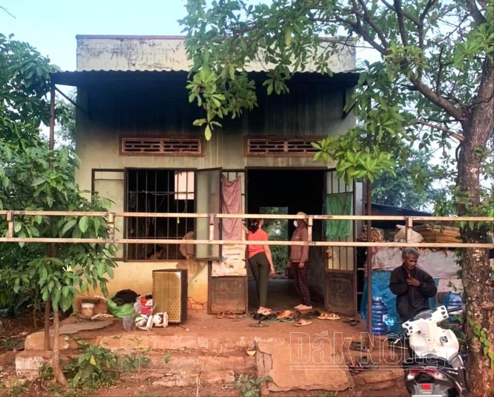 nu sinh 16 tuoi duoi nuoc o dak nong hoan canh gia dinh rat kho khan2 nu sinh 16 tuoi duoi nuoc o dak nong hoan canh gia dinh rat kho khan2