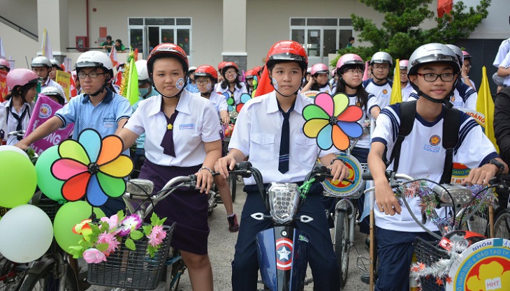 hoc sinh duoc di xe 50cc khong muc xu phat nguoi dieu khien xe may chua du tuoi 
