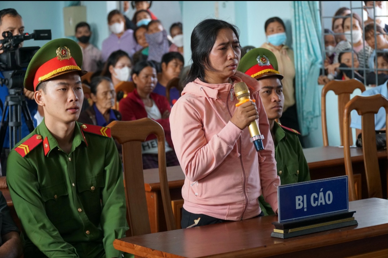 giao xe cho con chua du tuoi gay tai nan me linh an tu treo