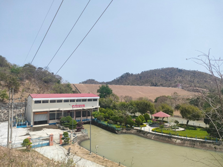 em3