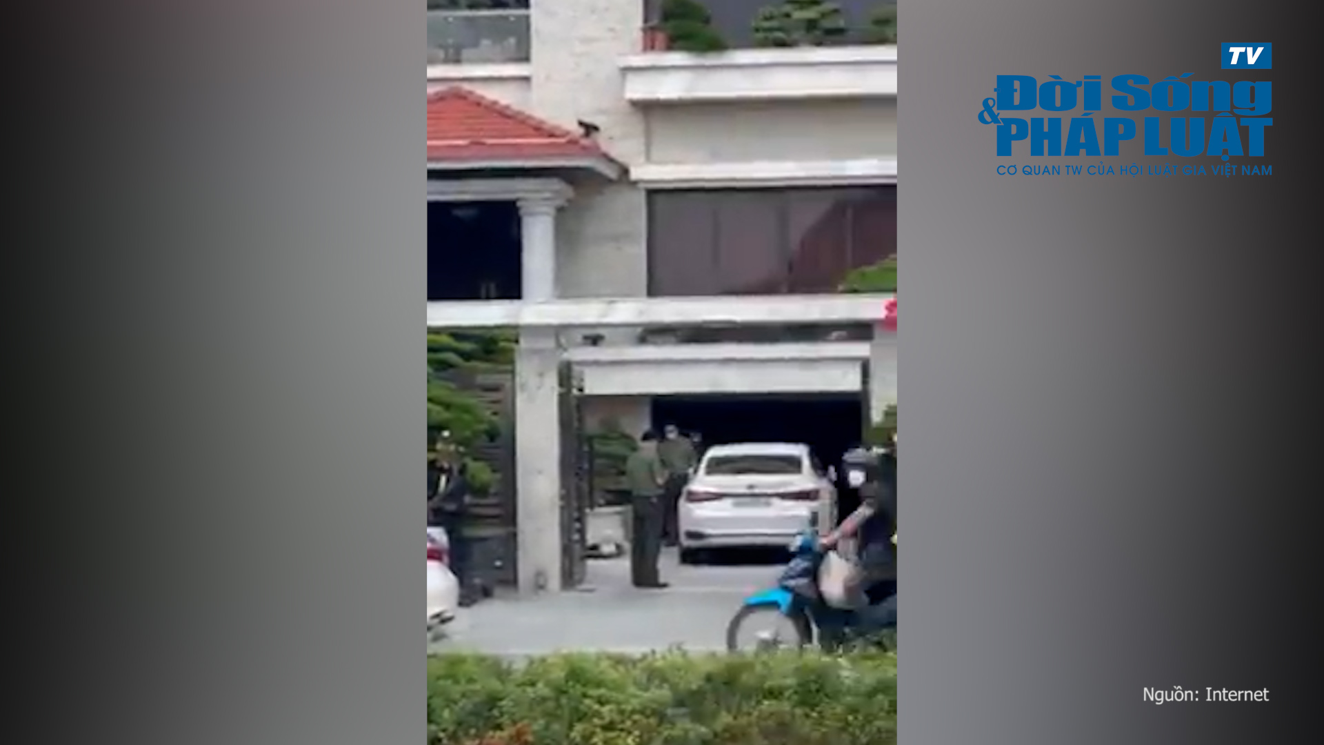 sequence 0100484108still087