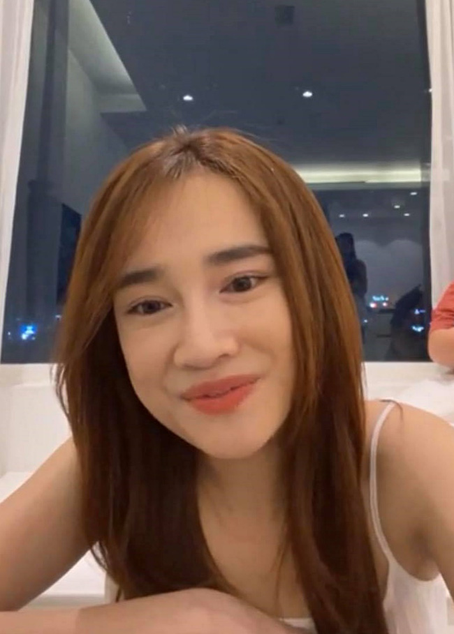 nha phuong lo ro dau hieu lao hoa tren song livestream nhan sac me bim sua van duoc dan tinh khen ngoi2