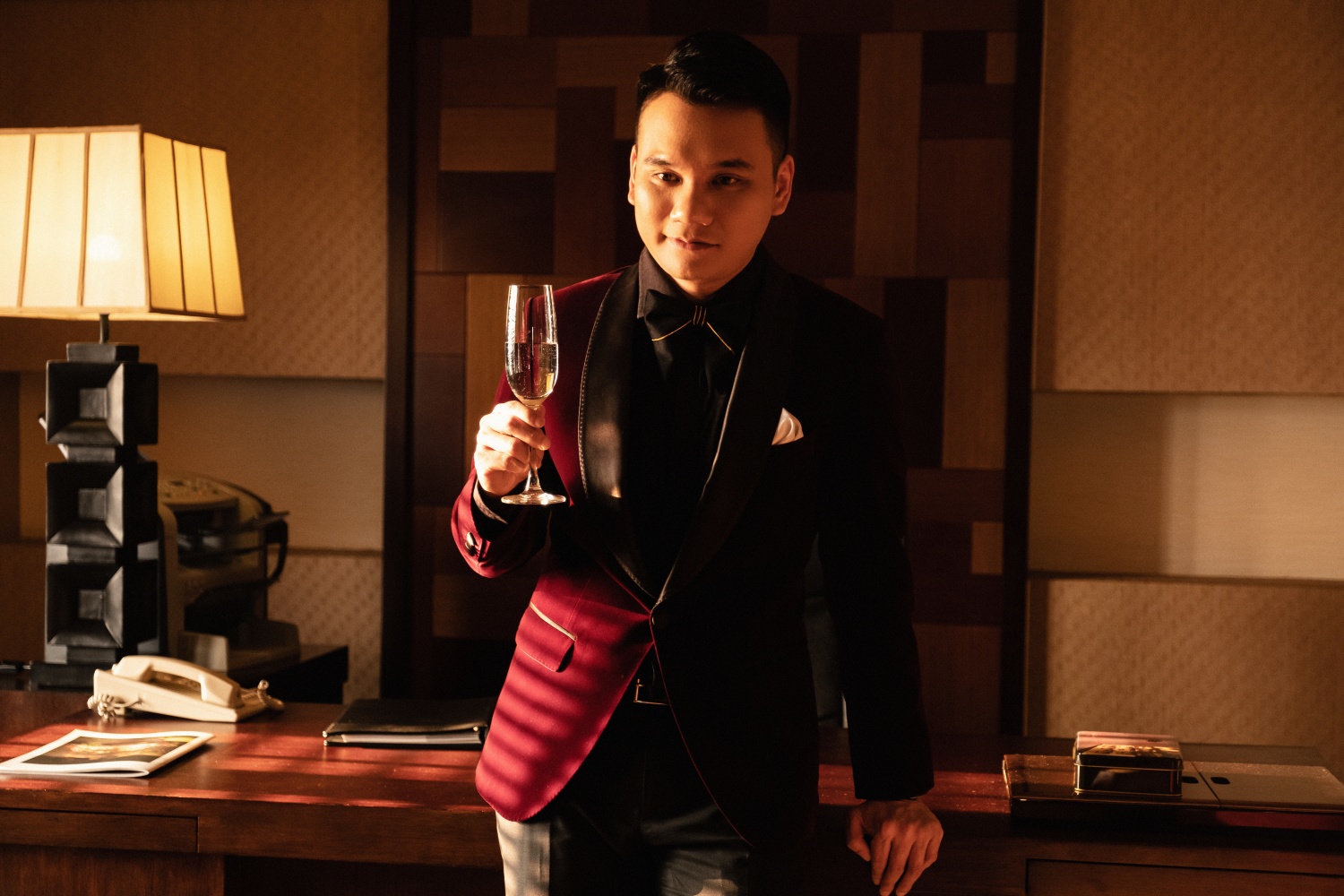 khac viet tung teaser mv moi day mui tien khien dan mang choang ngop2 khac viet tung teaser mv moi day mui tien khien dan mang choang ngop2