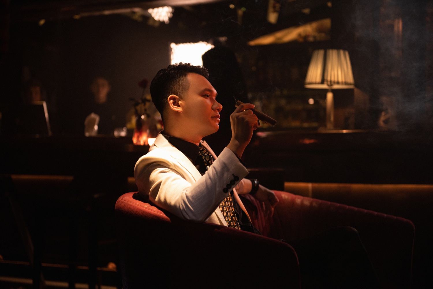 khac viet tung chieu tan gai bach phat bach trung nhung hoa ra chi la mot cu lua1