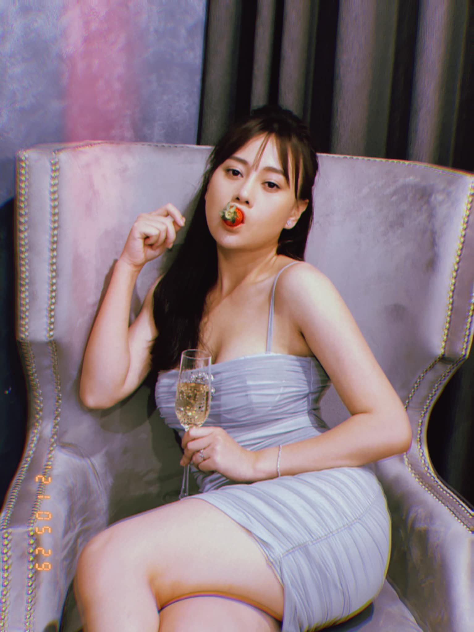 dang anh khoe 3 vong cang tran quynh bup be bi fan nam soi diem khac la tren co the1 dang anh khoe 3 vong cang tran quynh bup be bi fan nam soi diem khac la tren co the1