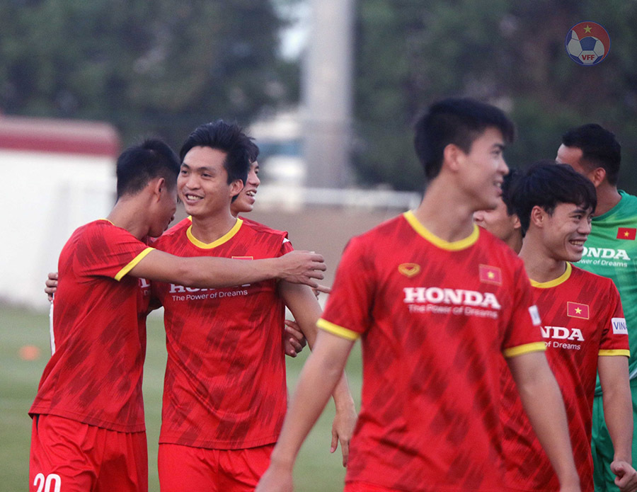 vong loai world cup 2022 van hau bang kin dau goi xuan truong tiet lo bi quyet ha dep malaysia1 vong loai world cup 2022 van hau bang kin dau goi xuan truong tiet lo bi quyet ha dep malaysia1