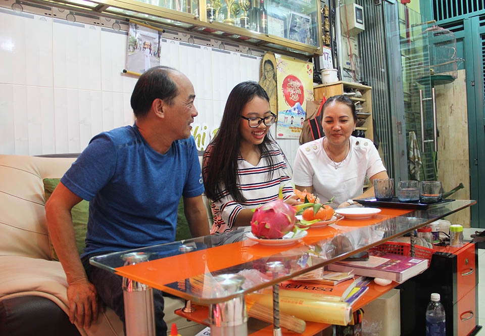 bi dat len ban can voi phuong my chi ve muc catxe khung ho van cuong noi gi2