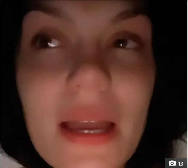 jessi j bat khoc tren livestream vi bi trao nguoc axit can benh nghiem trong de doa su nghiep ca hat1 jessi j bat khoc tren livestream vi bi trao nguoc axit can benh nghiem trong de doa su nghiep ca hat1