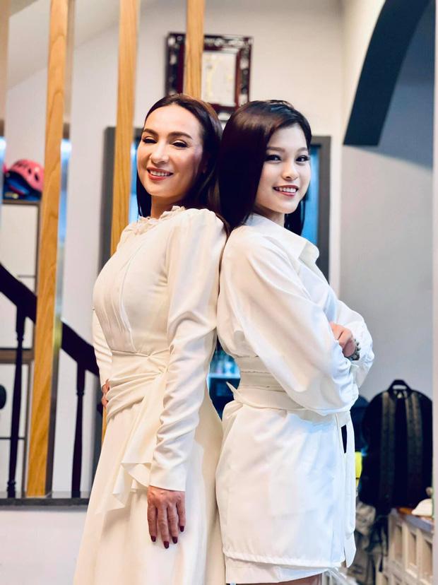 con gai nuoi phi nhung len tieng bao ve me viet tam thu nhan nhu ho van cuong sau loat lum xum3 con gai nuoi phi nhung len tieng bao ve me viet tam thu nhan nhu ho van cuong sau loat lum xum3
