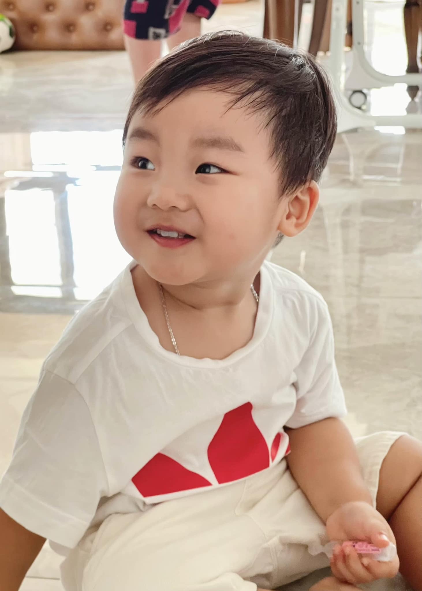 quy tu nha hoa minzy voi hang loat khoanh khac dang yeu don tim cu dan mang2 quy tu nha hoa minzy voi hang loat khoanh khac dang yeu don tim cu dan mang2