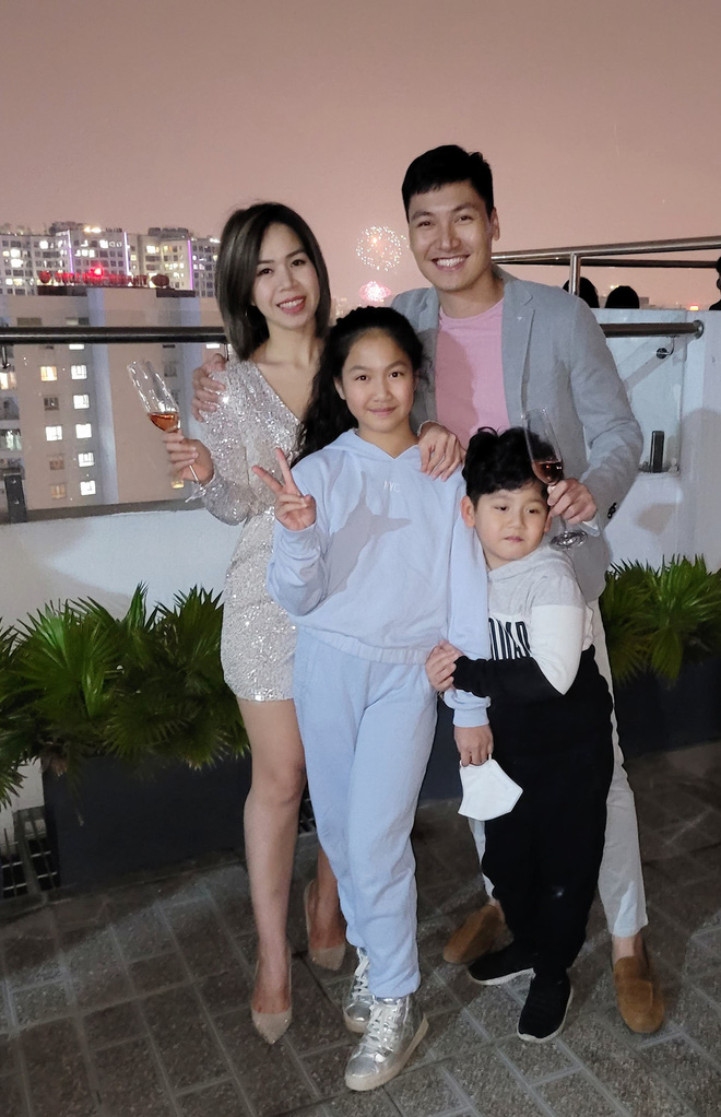 chan dung nguoi vo duoc nam than man anh manh truong theo duoi suot 19 nam5 chan dung nguoi vo duoc nam than man anh manh truong theo duoi suot 19 nam5