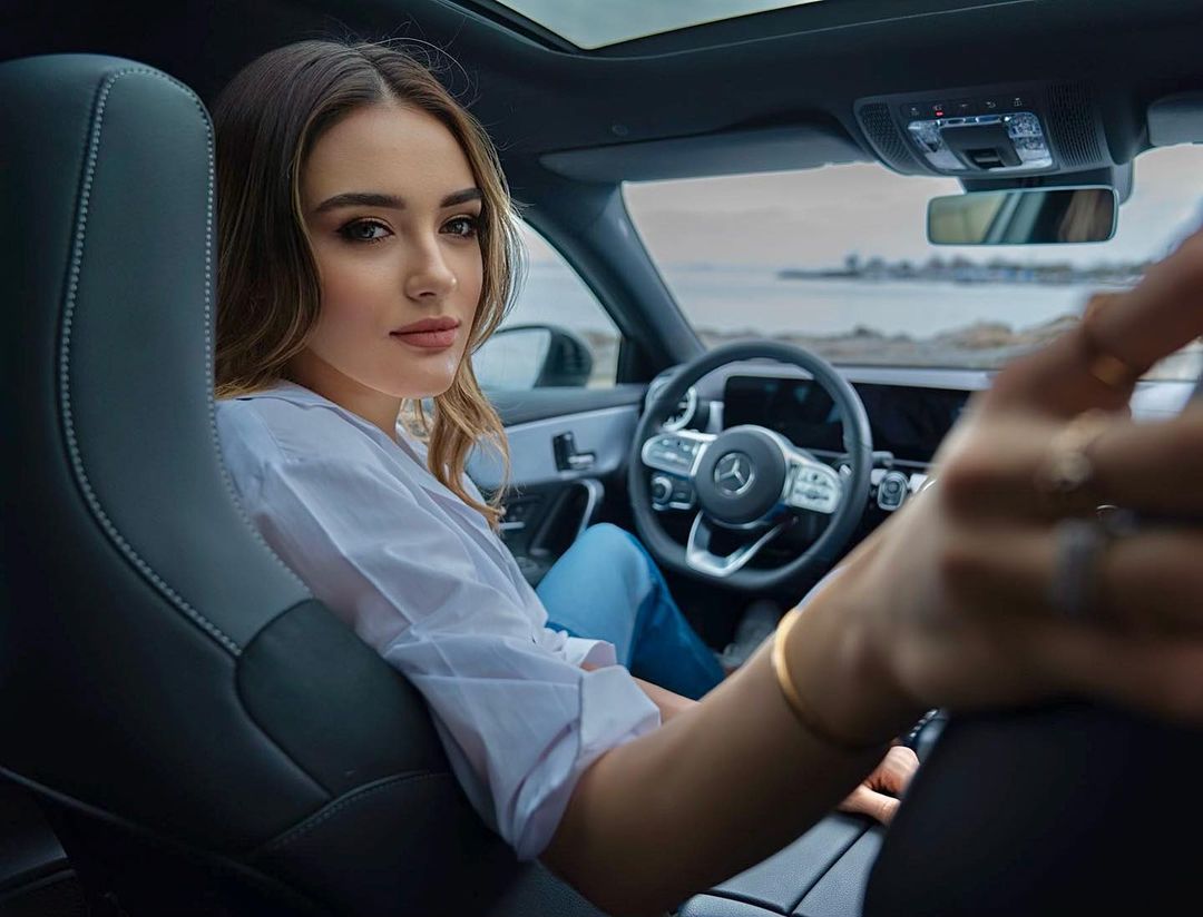 thien than bong chuyen cao 1m98 voi than thai va nhan sac van nguoi me4