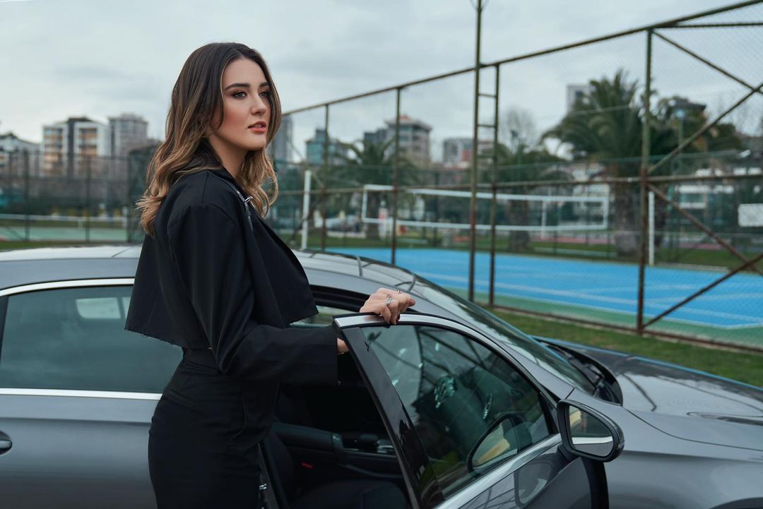 thien than bong chuyen cao 1m98 voi than thai va nhan sac van nguoi me6