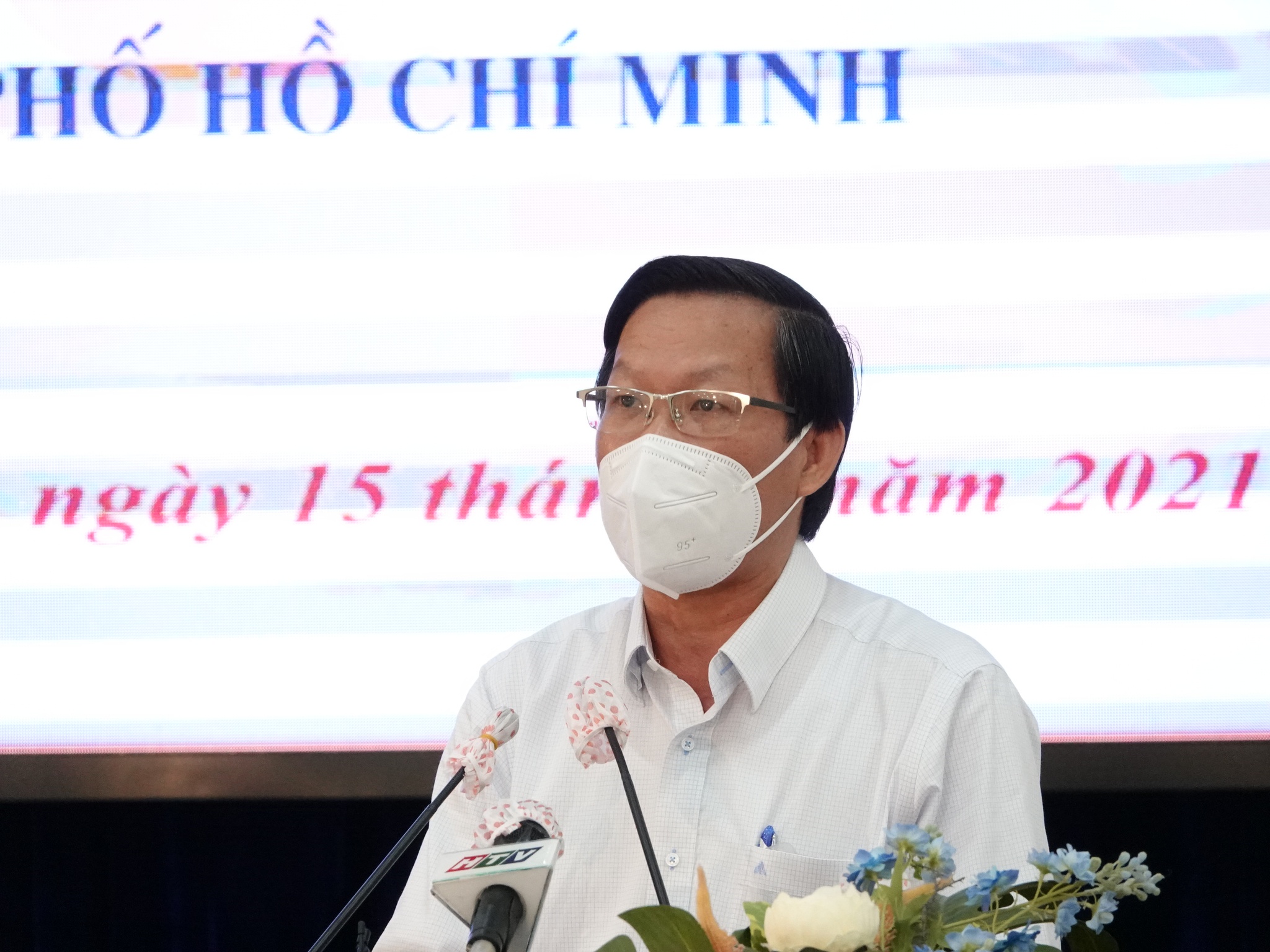 pho bi thu phan van mai tphcm se keo dai gian cach xa hoi them 1 thang1 pho bi thu phan van mai tphcm se keo dai gian cach xa hoi them 1 thang1