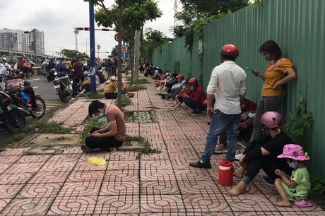 tphcm dong nguoi do xo ve que tranh dich cua ngo thanh pho un tac5 tphcm dong nguoi do xo ve que tranh dich cua ngo thanh pho un tac5