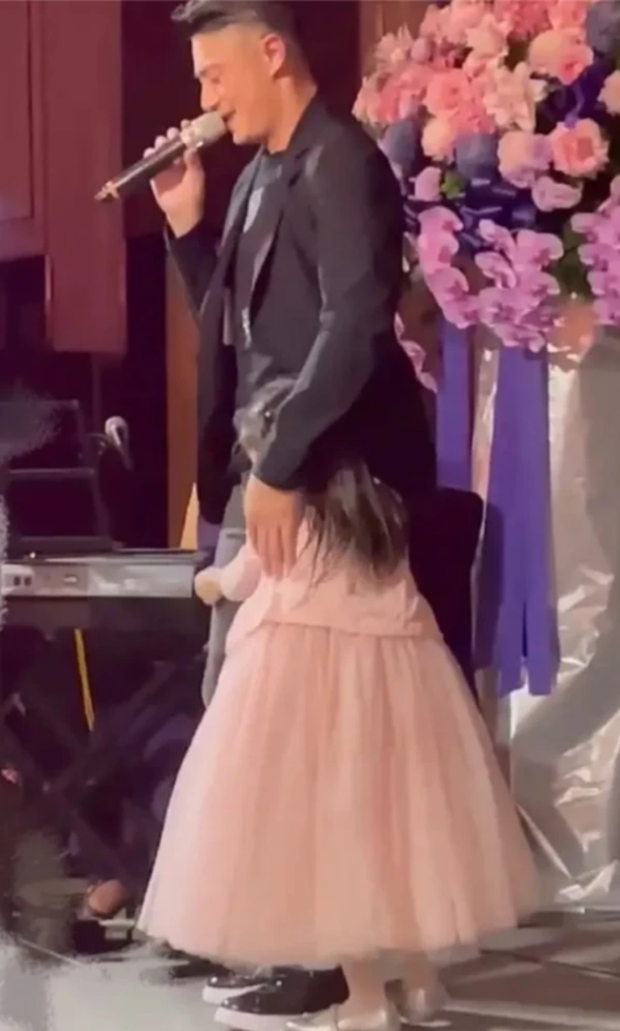 he lo dien mao ai nu nha lam tam nhu dan mang don doan co be thua huong nhan sac tu bo me dien vien3