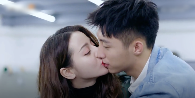 hoang canh du my nam hoa ngu ngap tran scandal tu bao hanh vo cu den ngoai tinh dien vien tre6