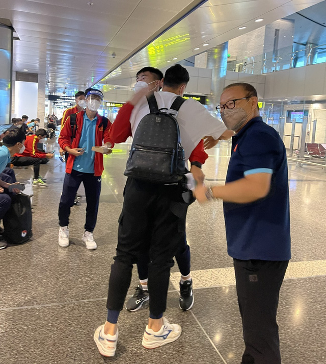 dang van lam hoi ngo doi tuyen viet nam va hlv park hang seo o saudi arabia2