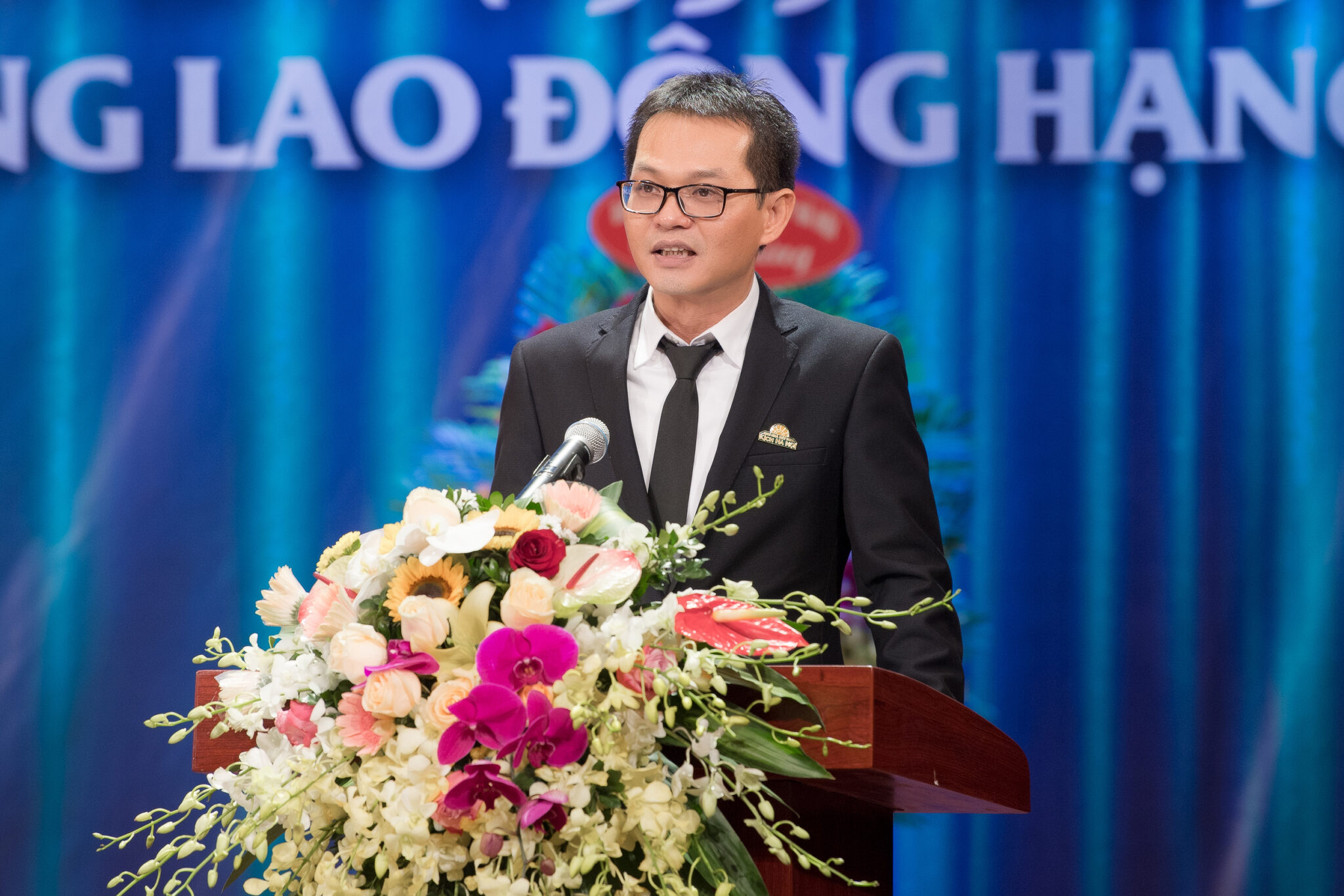 phan hoi viec nghe si nhan ho tro covid 19 giam doc nha hat kich ha noi toi da kien nghi them ho tro dot4 phan hoi viec nghe si nhan ho tro covid 19 giam doc nha hat kich ha noi toi da kien nghi them ho tro dot4