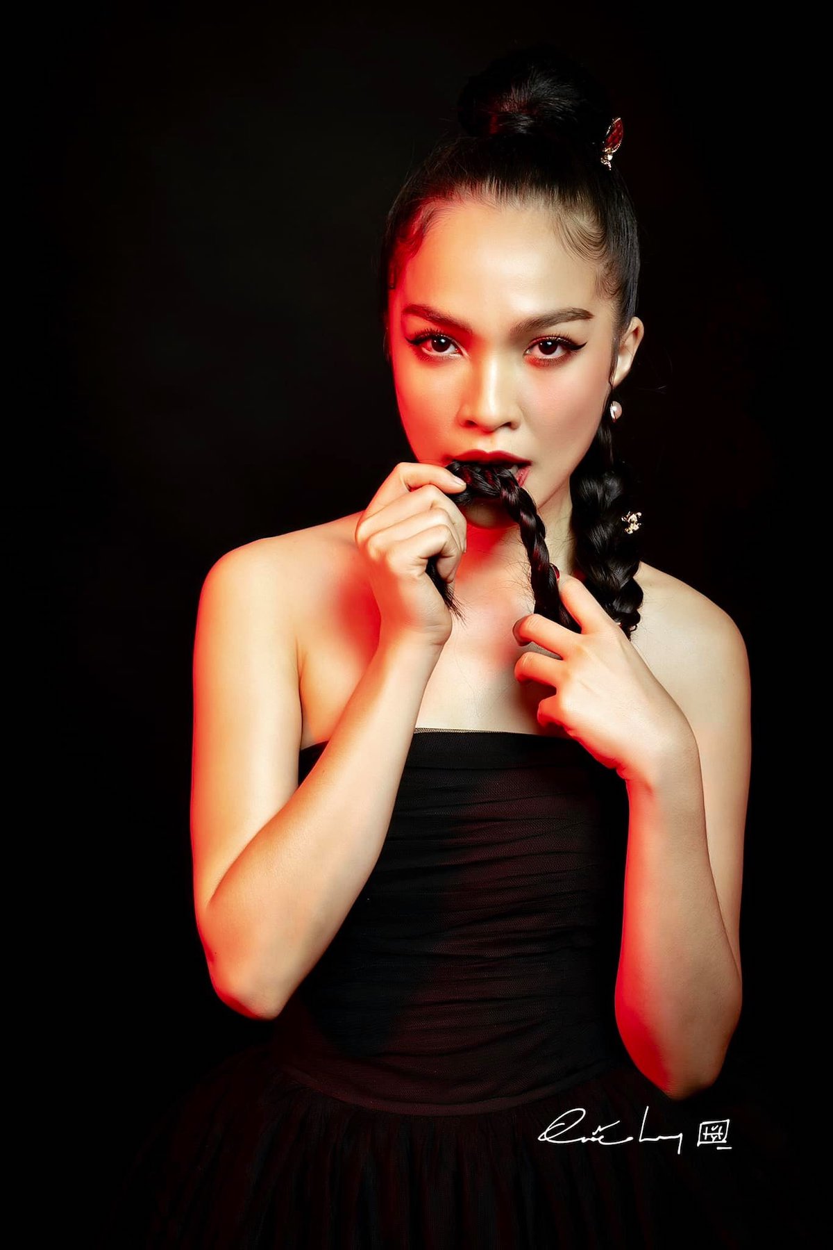 hien thuc khoe nhan sac lao hoa nguoc trong bo anh moi than thai nhu hop hon nguoi nhin4