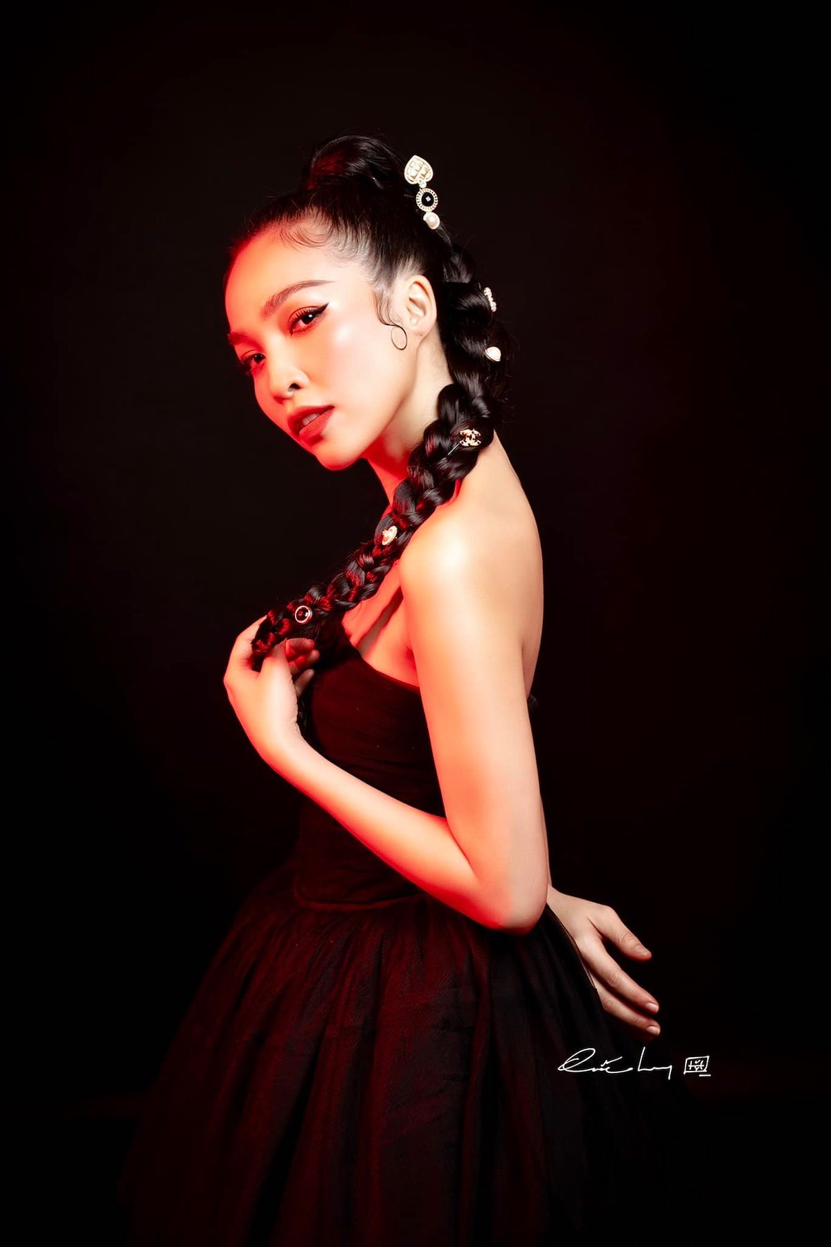 hien thuc khoe nhan sac lao hoa nguoc trong bo anh moi than thai nhu hop hon nguoi nhin5