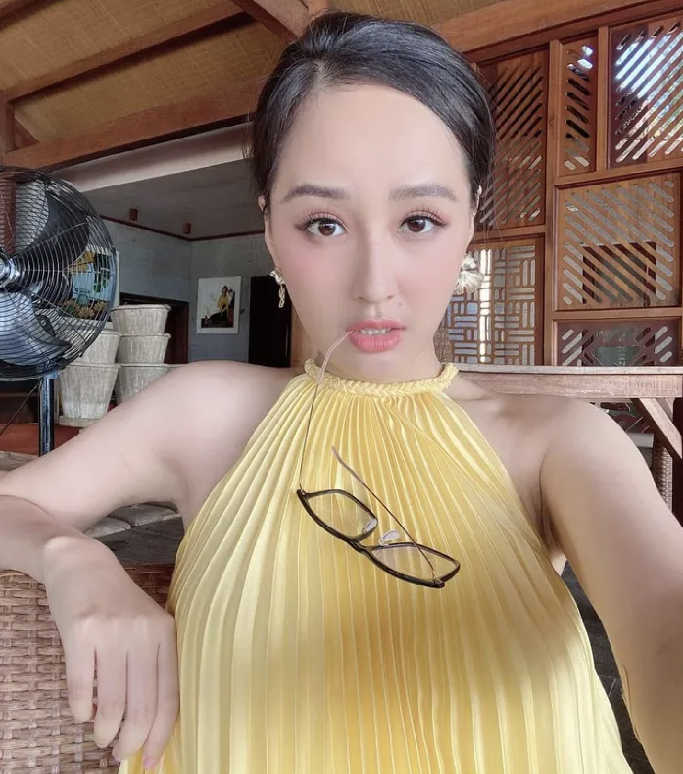 hoa hau mai phuong thuy khoe mat moc xinh dep lo chi tiet dac biet tren mai toc7 hoa hau mai phuong thuy khoe mat moc xinh dep lo chi tiet dac biet tren mai toc7