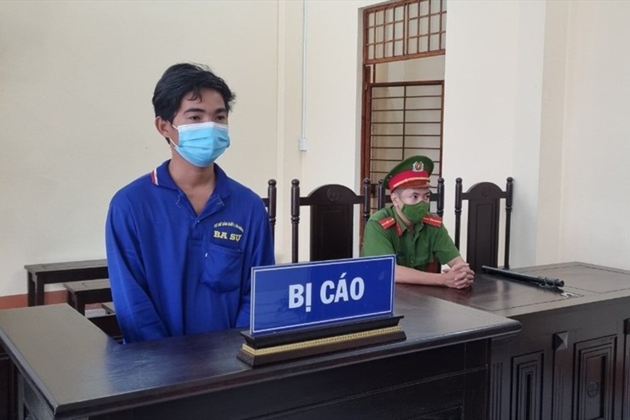 kien giang phat 12 thang tu voi doi tuong hanh hung cong an o chot kiem soat1