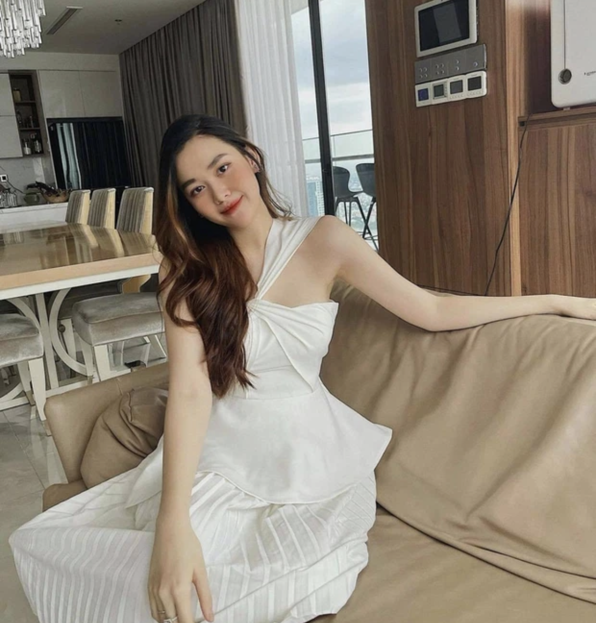 tin tuc giai tri moi nhat ngay 20 9 2021 a hau tuong san lan dau lo dien sau khi sinh con dau long1