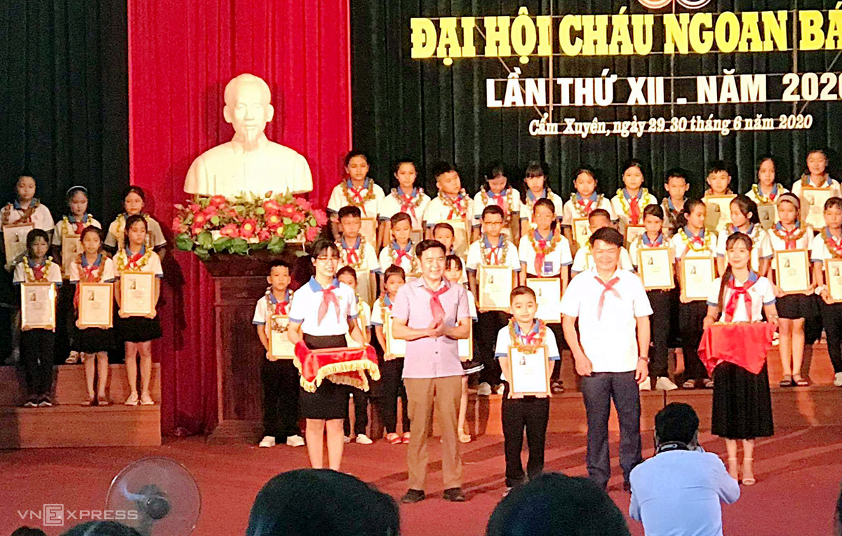 cau be 10 tuoi dam me kham pha lich su tu nho da doc bo le nin toan tap3 cau be 10 tuoi dam me kham pha lich su tu nho da doc bo le nin toan tap3