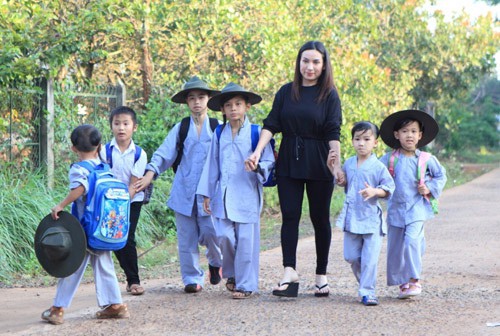 phi nhung va hanh trinh kho khan de gat qua ngot tung tuyen bo khong can kiem chong6