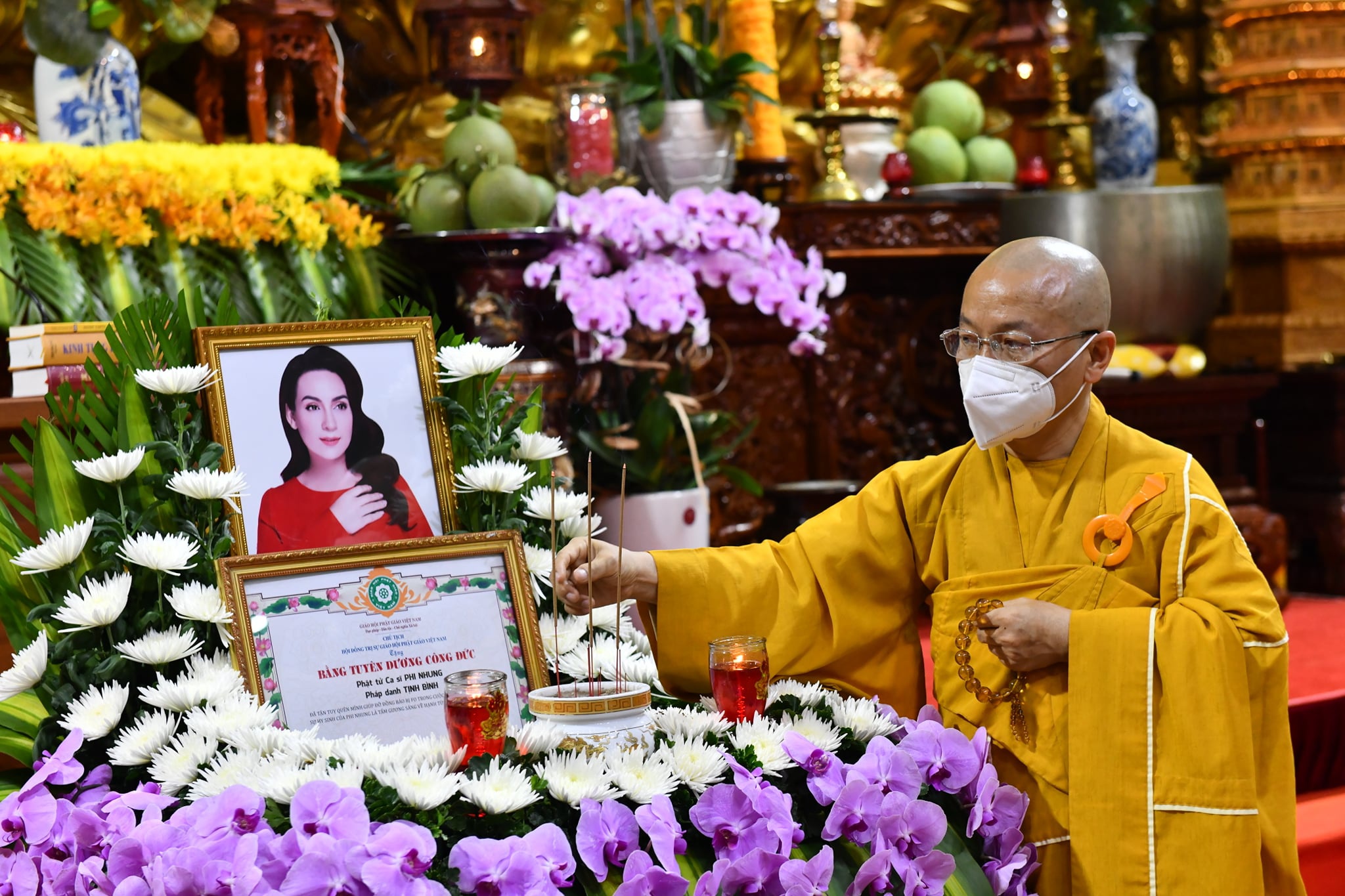 xot xa hinh anh ca si phi nhung trong chuyen tu thien cuoi cung 3 xot xa hinh anh ca si phi nhung trong chuyen tu thien cuoi cung 3