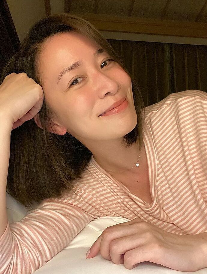 nhan phi cua dien hi cong luoc khoe anh mat moc gay sot canh tay lo chi tiet gay chu y5 nhan phi cua dien hi cong luoc khoe anh mat moc gay sot canh tay lo chi tiet gay chu y5