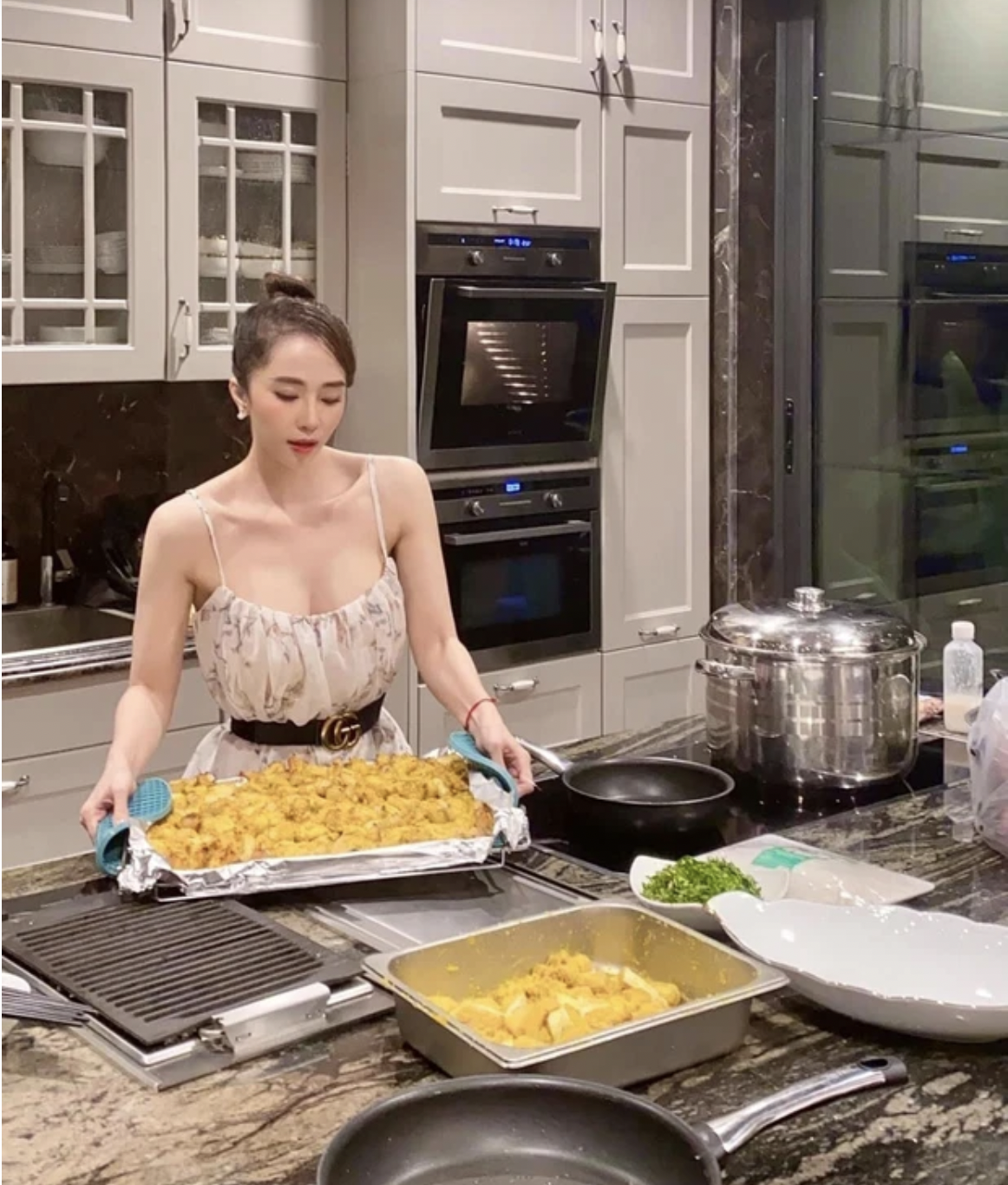 quynh nga khoe vong 1 ngon ngot dan mang lien phat hien diem trung hop voi viet anh2 quynh nga khoe vong 1 ngon ngot dan mang lien phat hien diem trung hop voi viet anh2