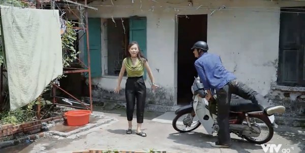phuong oanh tiep tuc mac loi trang phuc thua xa khi dung hang em gai trong huong vi tinh than4 phuong oanh tiep tuc mac loi trang phuc thua xa khi dung hang em gai trong huong vi tinh than4