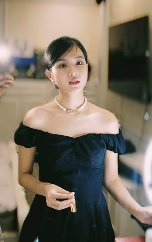 phuong oanh tiep tuc mac loi trang phuc thua xa khi dung hang em gai trong huong vi tinh than6 phuong oanh tiep tuc mac loi trang phuc thua xa khi dung hang em gai trong huong vi tinh than6