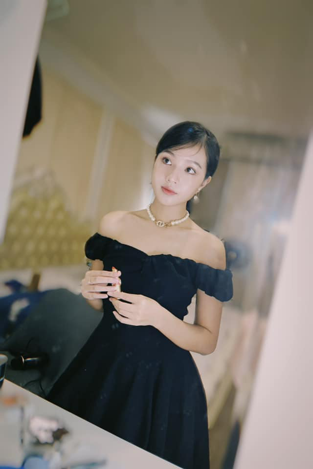 phuong oanh tiep tuc mac loi trang phuc thua xa khi dung hang em gai trong huong vi tinh than7 phuong oanh tiep tuc mac loi trang phuc thua xa khi dung hang em gai trong huong vi tinh than7