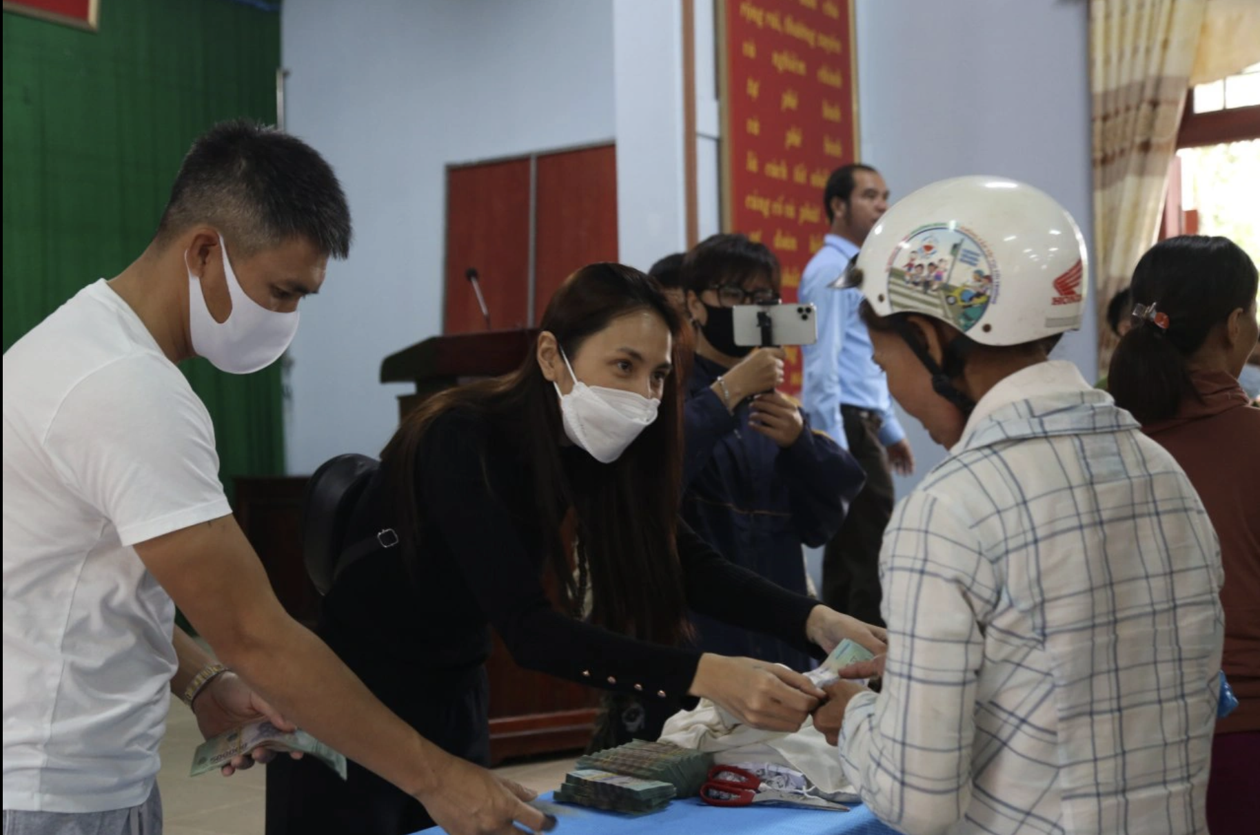 ha tinh bao cao ket qua ra soat hoat dong tu thien cua ca si thuy tien 1