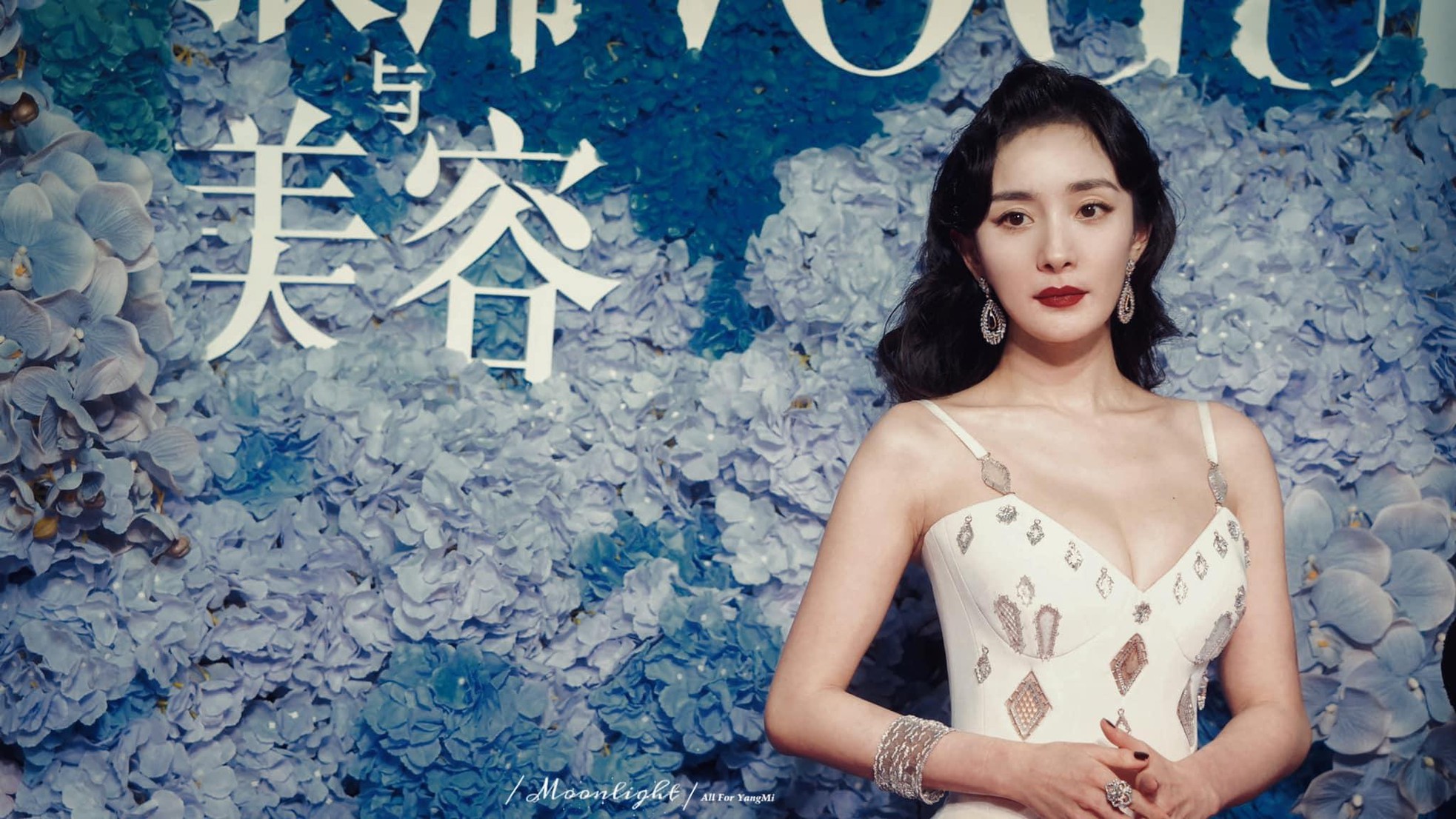 duong mich hut hon nguoi nhin voi vay 2 day cat xe khoe vong 1 cang tran tren tham do4 duong mich hut hon nguoi nhin voi vay 2 day cat xe khoe vong 1 cang tran tren tham do4