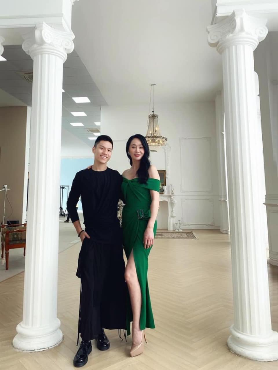 ba xuan huong vi tinh than khoe nhan sac kieu diem qua anh chup camera thuong 3 ba xuan huong vi tinh than khoe nhan sac kieu diem qua anh chup camera thuong 3