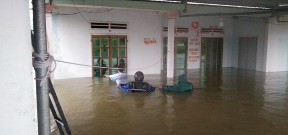 ghi nhan luong mua ky luc quang ngai di doi hang nghin nguoi dan trong dem 1 ghi nhan luong mua ky luc quang ngai di doi hang nghin nguoi dan trong dem 1