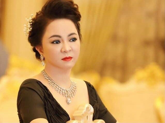 ba nguyen phuong hang lo anh mat moc truoc khi len song livestream4