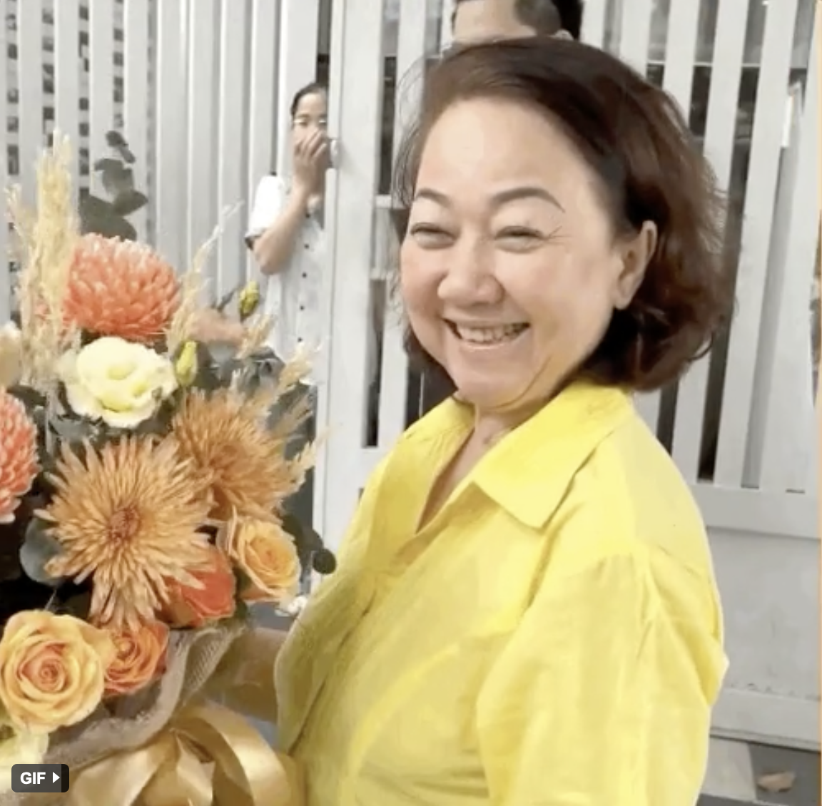 tran thanh hari won dang clip tang qua sinh nhat bo me mon do tien ty khien ai cung tram tro 2 tran thanh hari won dang clip tang qua sinh nhat bo me mon do tien ty khien ai cung tram tro 2