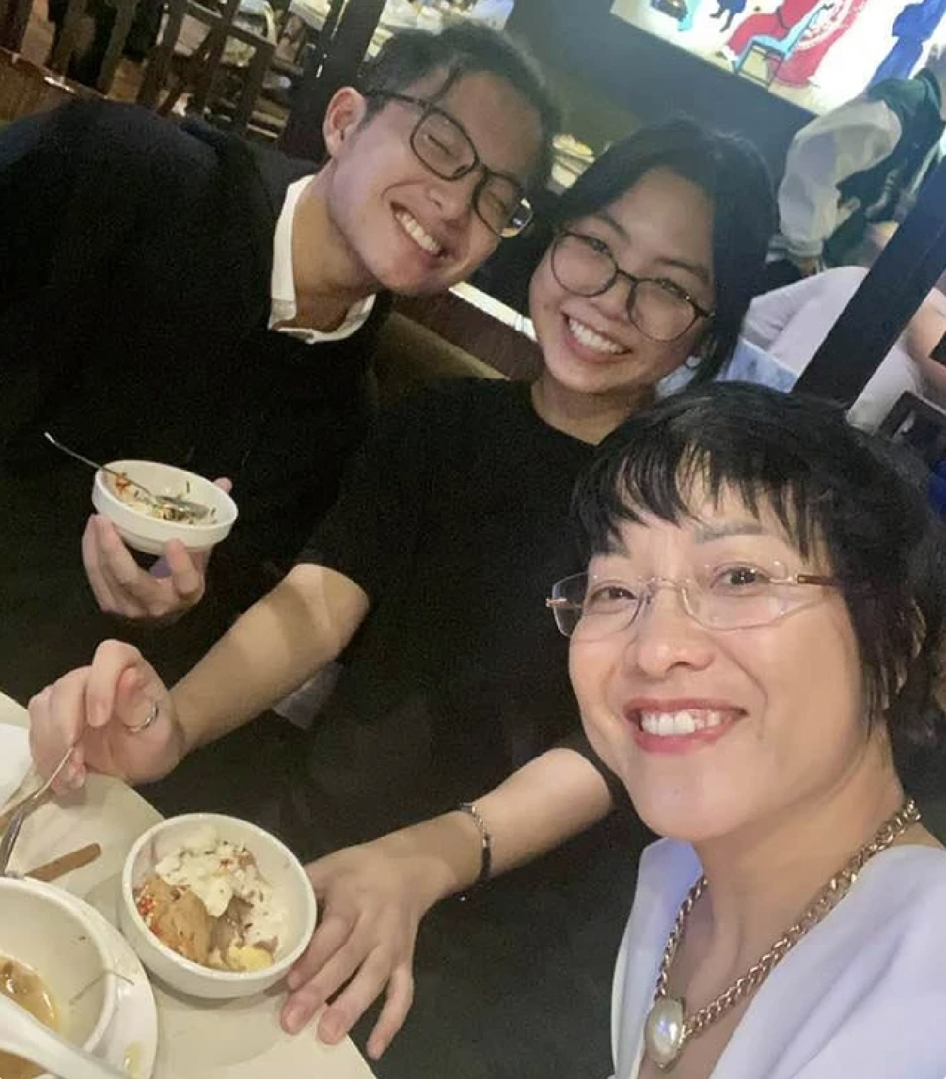 con trai nsnd cong ly lan dau khoe ban gai khoanh khac than thiet ben mc thao van gay chu y 1 con trai nsnd cong ly lan dau khoe ban gai khoanh khac than thiet ben mc thao van gay chu y 1