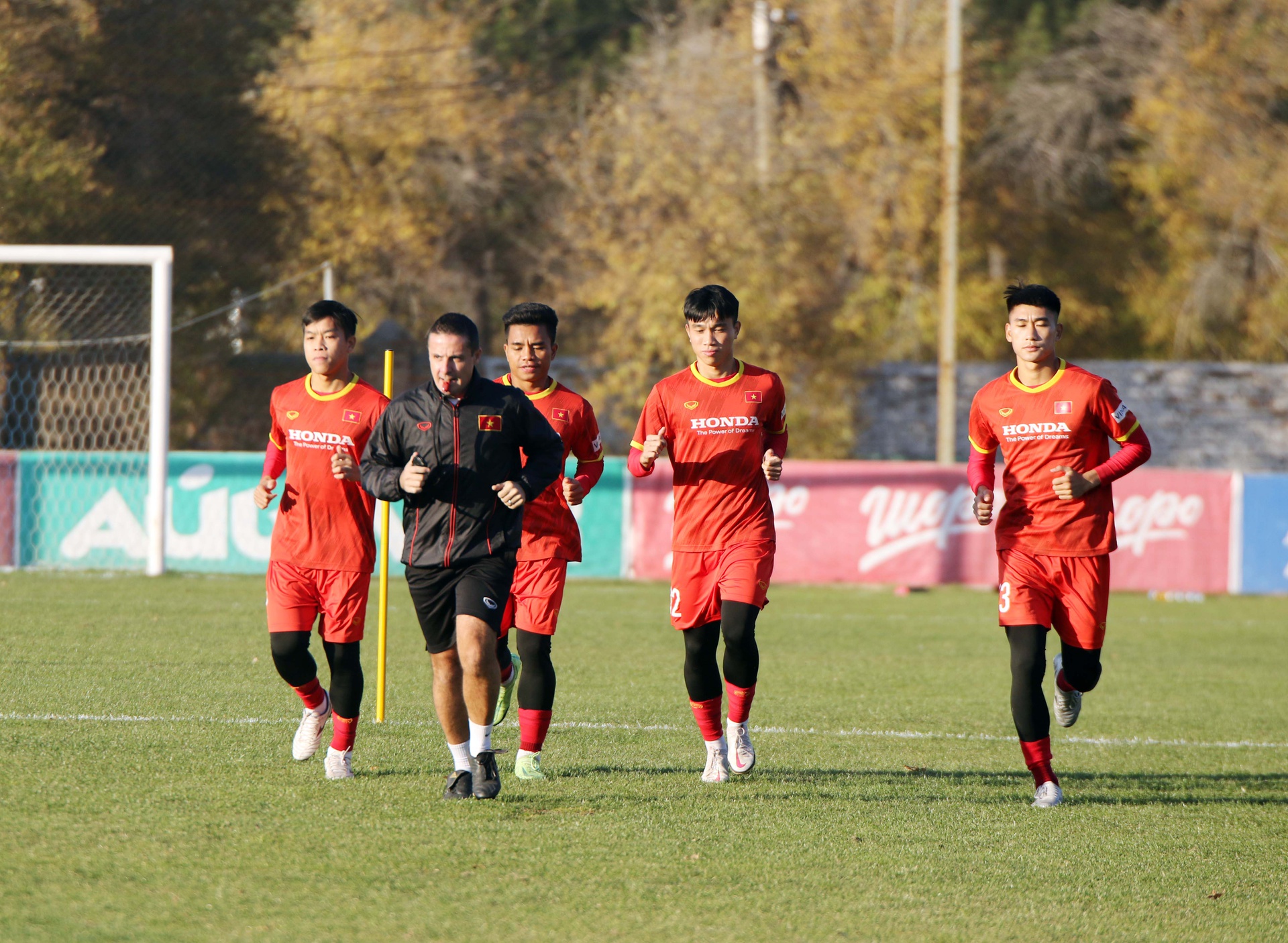 u23 viet nam va cac doi khong duoc tap lam quen san tai vong loai u23 chau a2 u23 viet nam va cac doi khong duoc tap lam quen san tai vong loai u23 chau a2