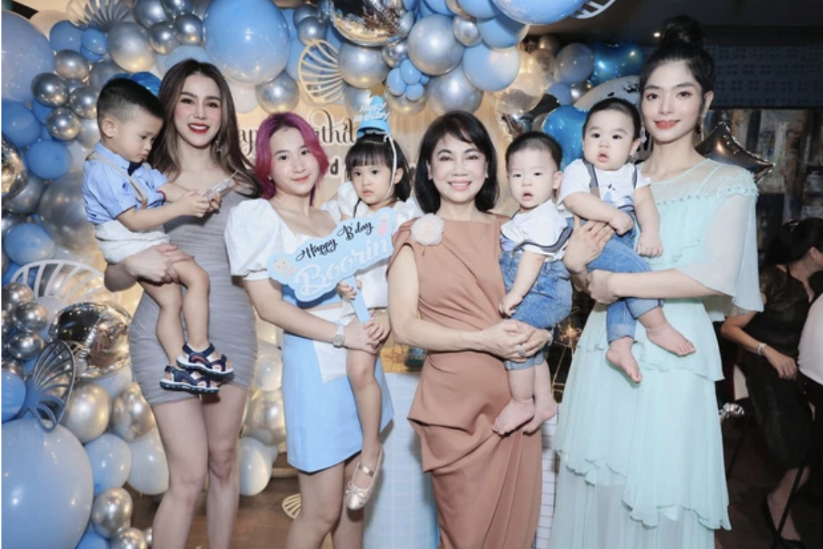 giua tin don ly hon diep lam anh xuat hien cung chong tai tiec sinh nhat con 3 giua tin don ly hon diep lam anh xuat hien cung chong tai tiec sinh nhat con 3
